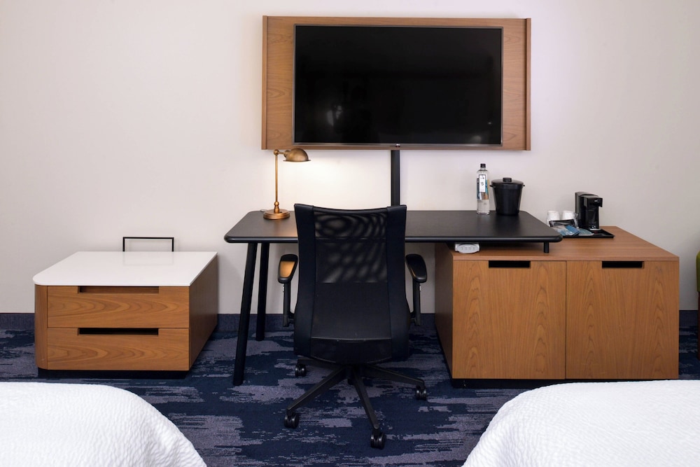 Fairfield Inn & Suites by Marriott Arlington Six Flags - photo 20
