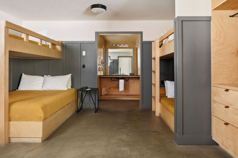 The Coachman Hotel - photo 28