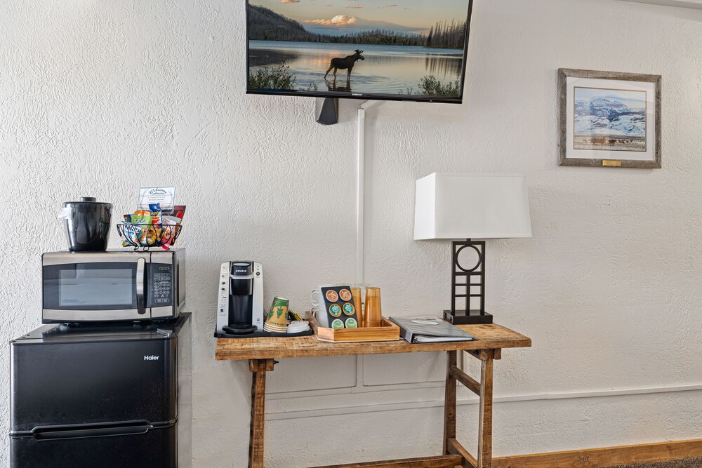 Elk Refuge Inn - photo 74
