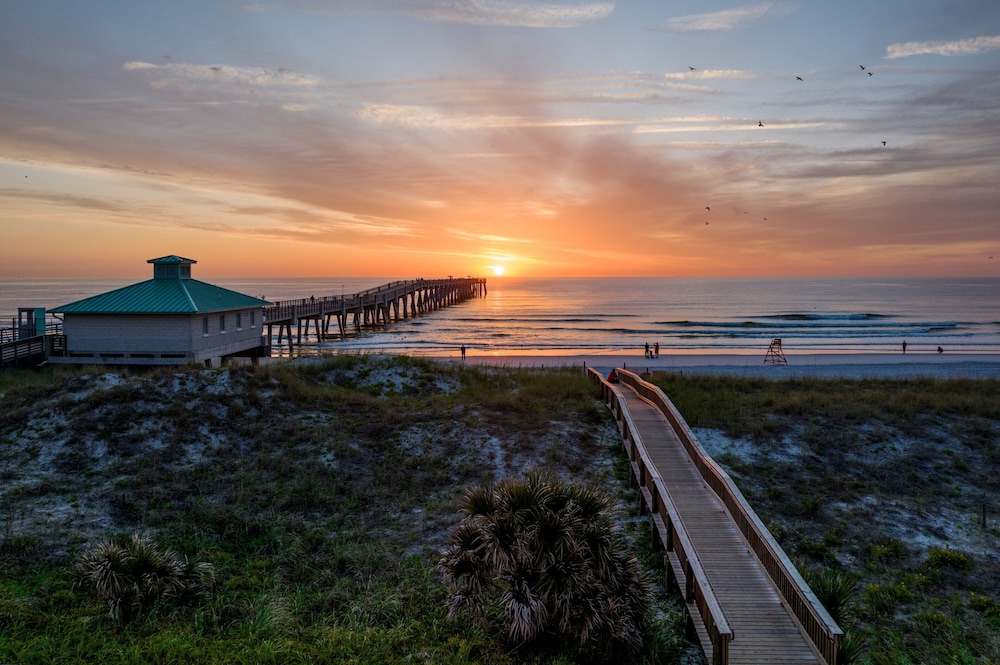 SpringHill Suites by Marriott Jacksonville Beach Oceanfront - photo 83