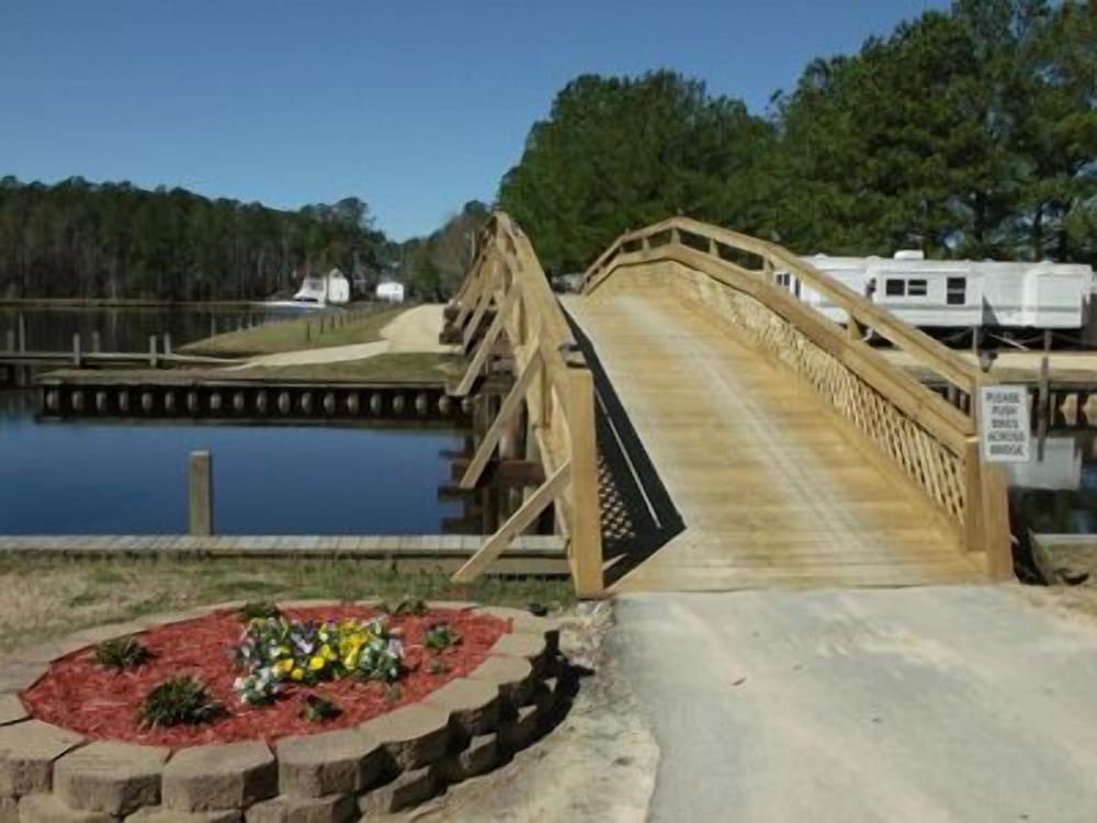 Twin Lakes RV & Camping Resort - photo 15
