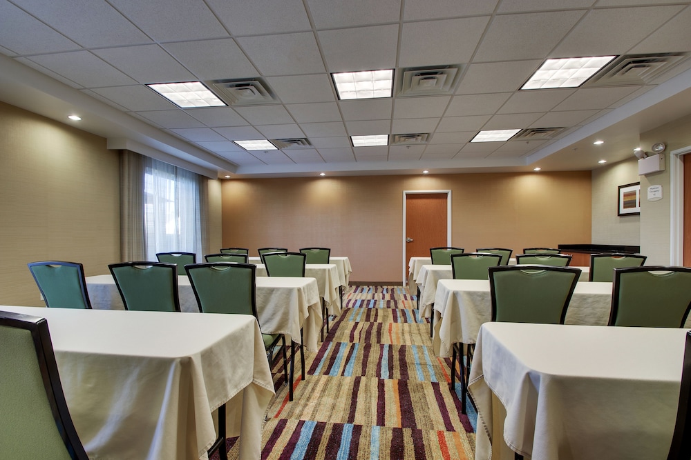 Fairfield Inn & Suites by Marriott Ottawa Starved Rock Area - photo 43