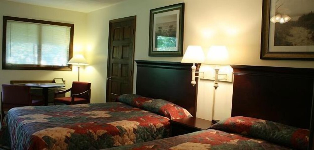 Lake Bluff Inn and Suites - photo 8
