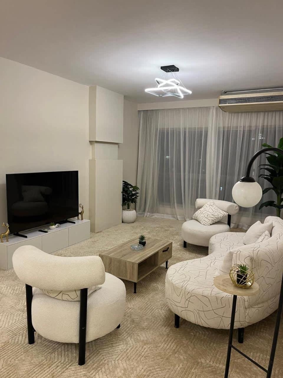 Zamalek beside hilton 4BR — 4-Star Luxury Hotel in Cairo, Egypt