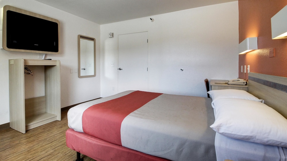 Super 8 by Wyndham Woods Cross Salt Lake City North - photo 10