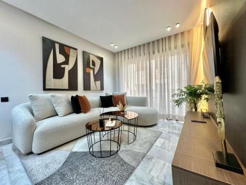 Cosy Central Studio with balcony Maarif Near Twin Center — 4-Star Luxury Hotel in Casablanca, Morocco