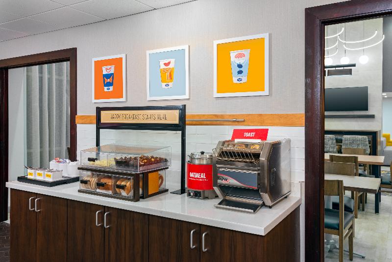 Hampton Inn & Suites Cleveland Beachwood - photo 40