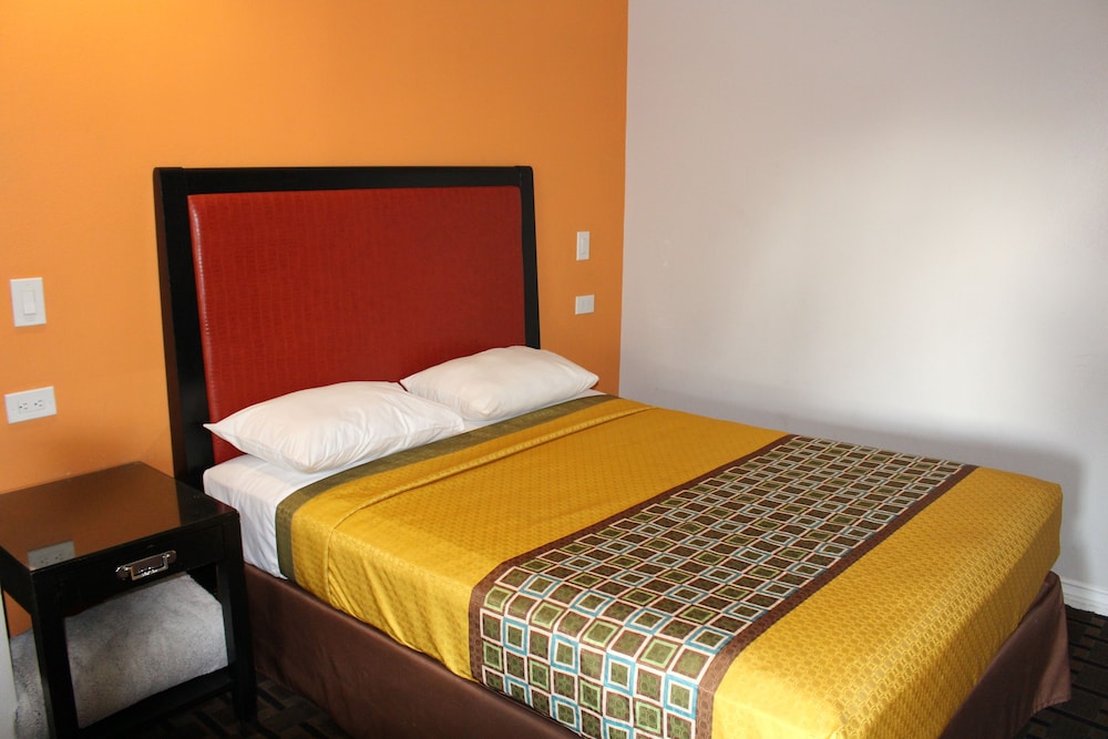 Lyfe Inn & Suites By Aga Lax Airport - photo 14