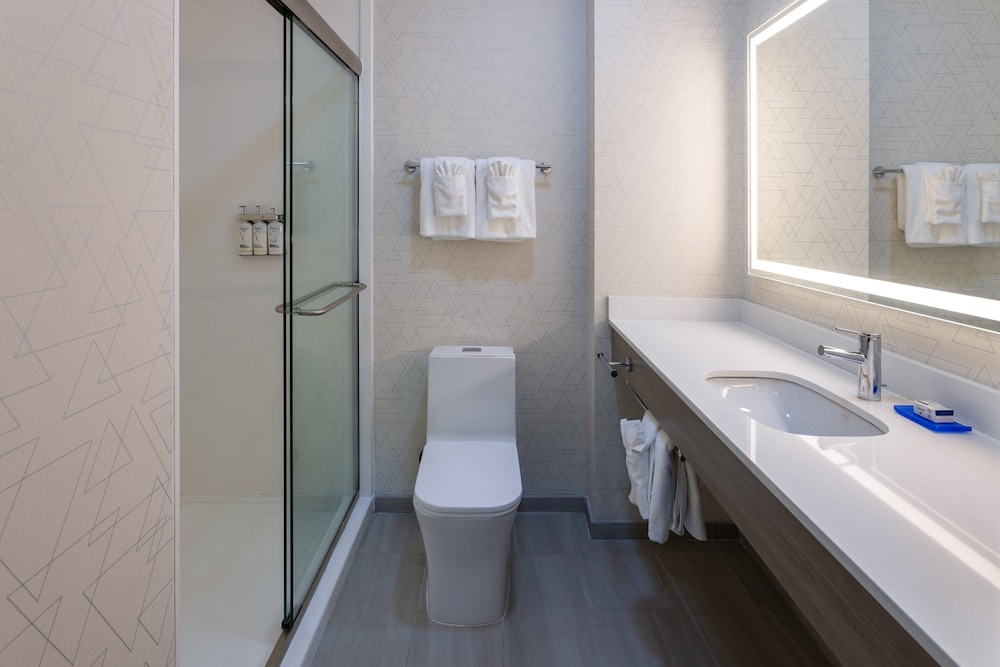 Holiday Inn Express & Suites Center Township by IHG - photo 13