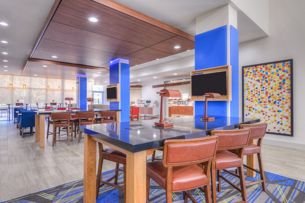Holiday Inn Express Bethlehem by IHG - photo 30