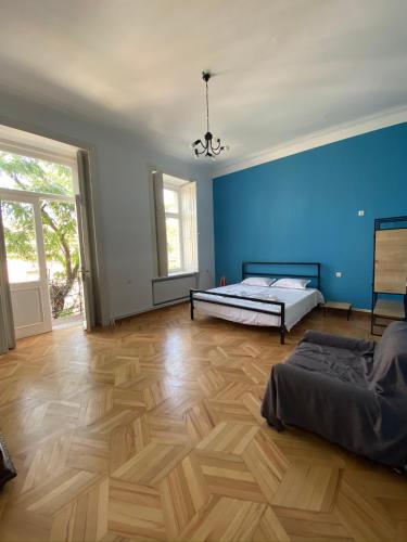 Granny's - carbon neutral hotel in Svaety Jur