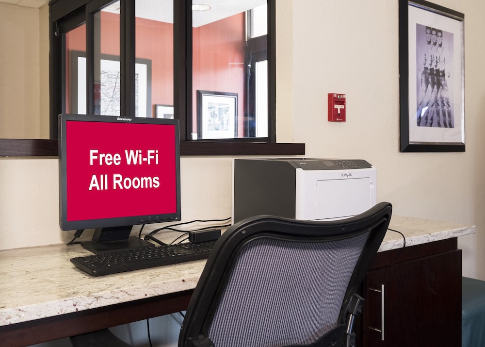 Red Roof Inn Tupelo - photo 47