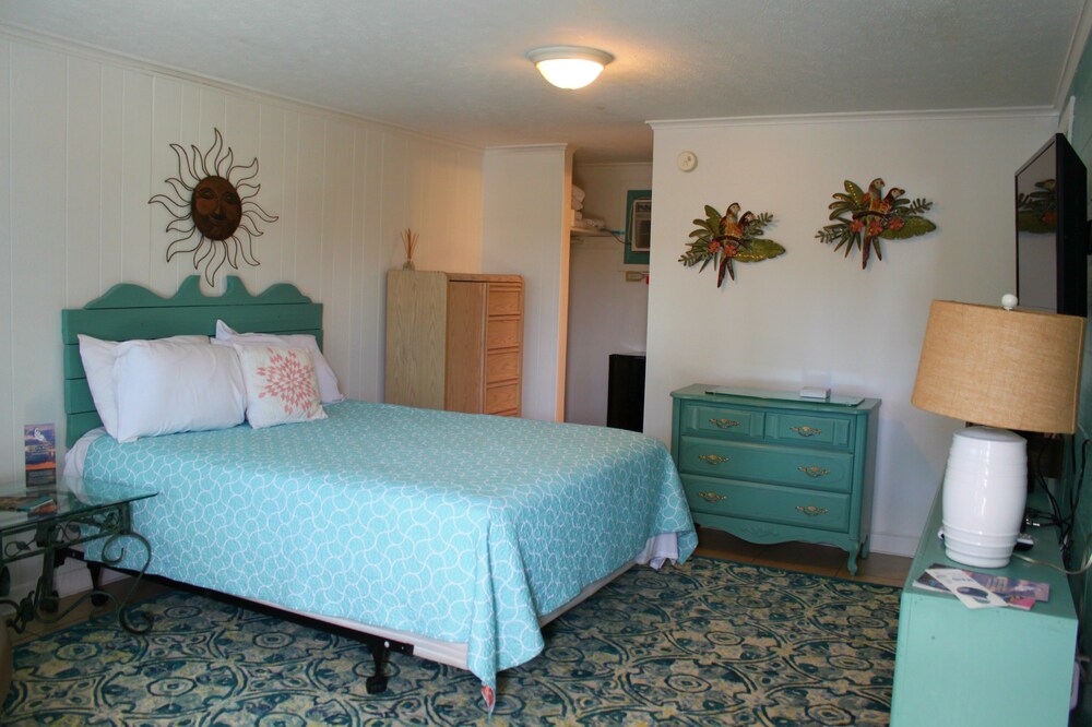 The Surf Beach Motel - photo 18