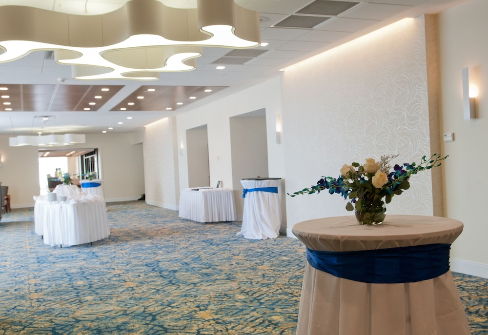 Crowne Plaza Suites Pittsburgh South by IHG - photo 64