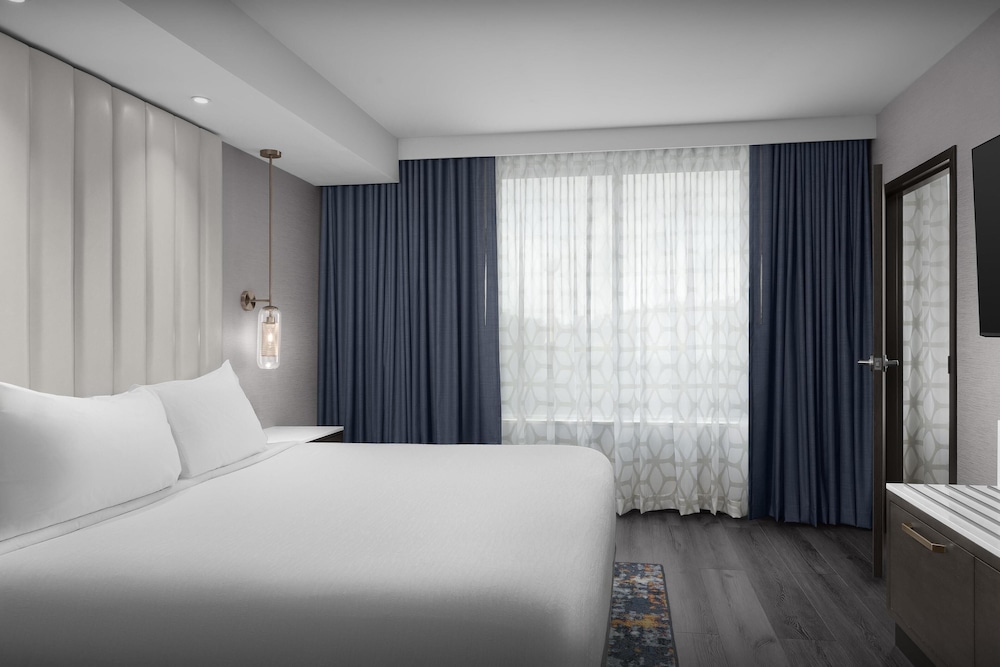 Embassy Suites by Hilton Pigeon Forge Resort - photo 10