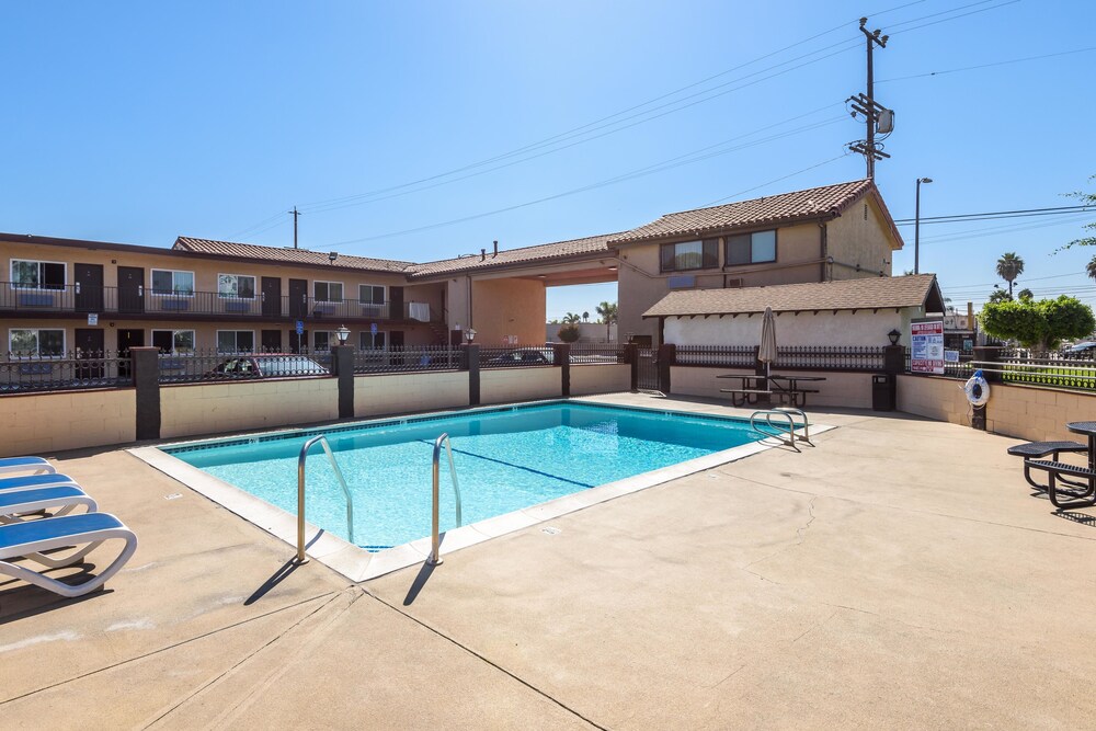 Sea Rock Inn Los Angeles - photo 23