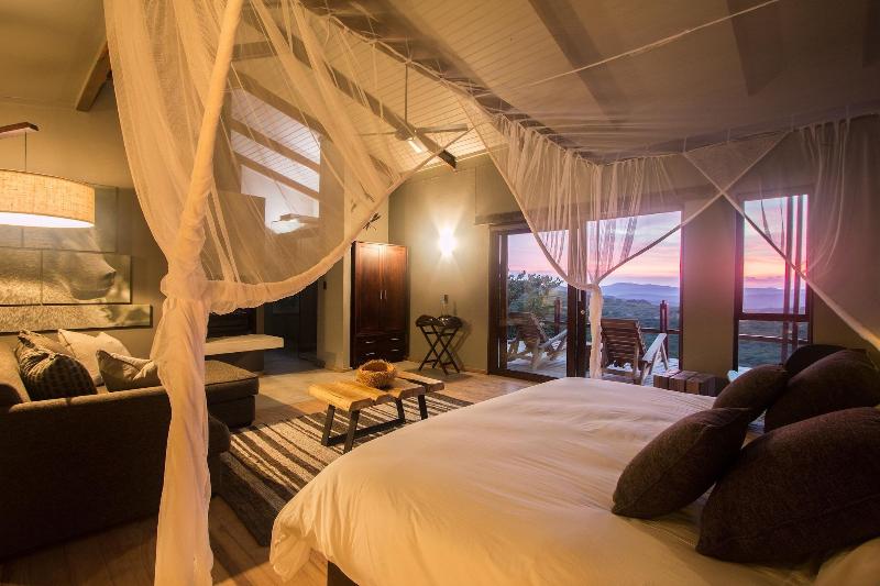 Rhino Ridge Safari Lodge — 4-Star Luxury Hotel in Hlabisa, South Africa