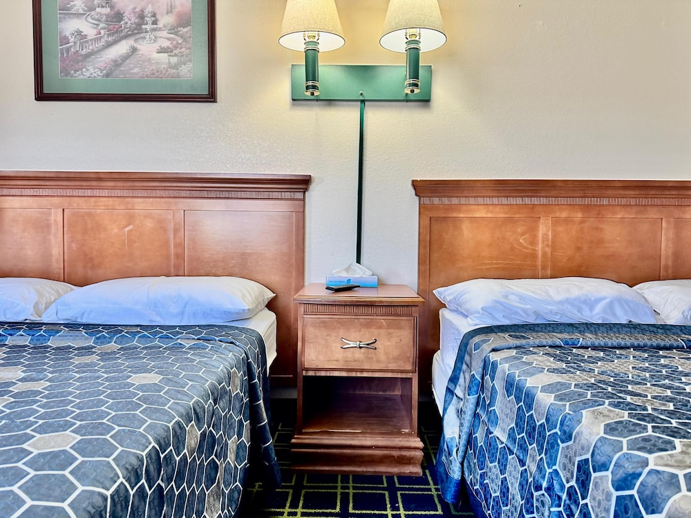 Sunset Inn & Suites - carbon neutral hotel in Seward