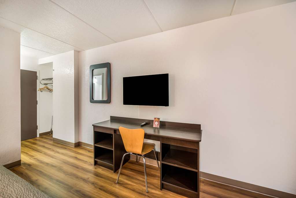 Motel 6 Henderson TX - photo 12