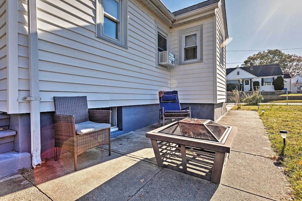 Pet Friendly Cranston Home W Fire Pit And Bbq 17402107 — Cranston