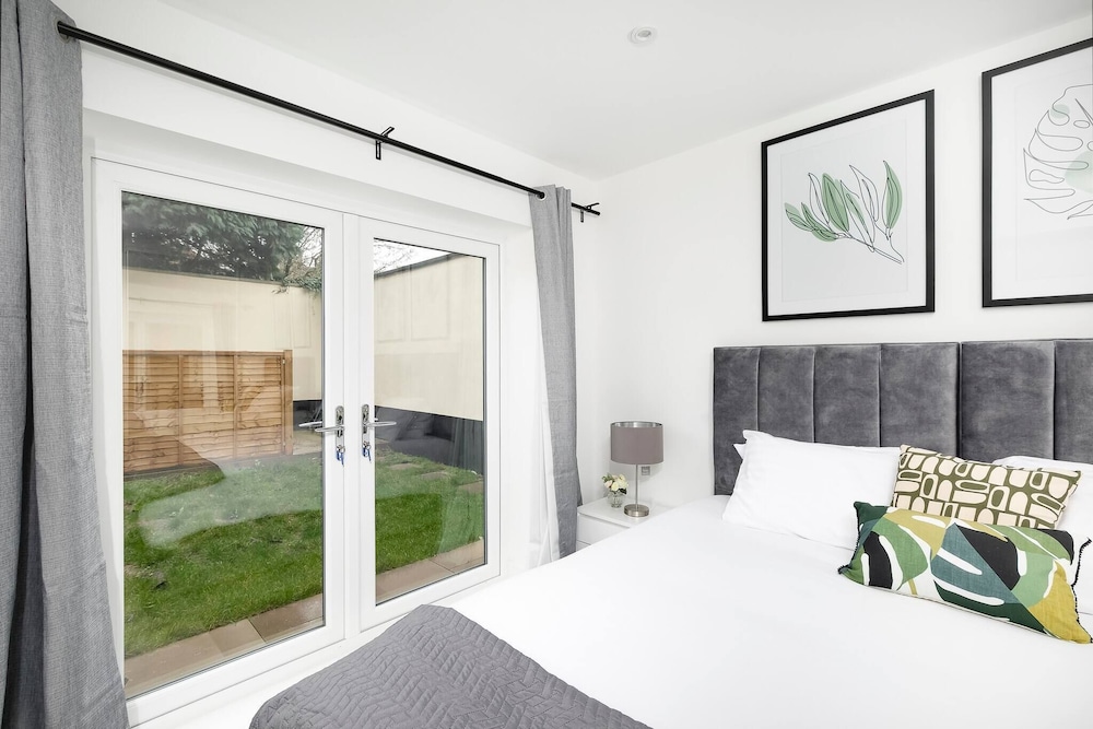 Hotel image of Skyvillion vineyard Court Enfield 1 bed Wgarden