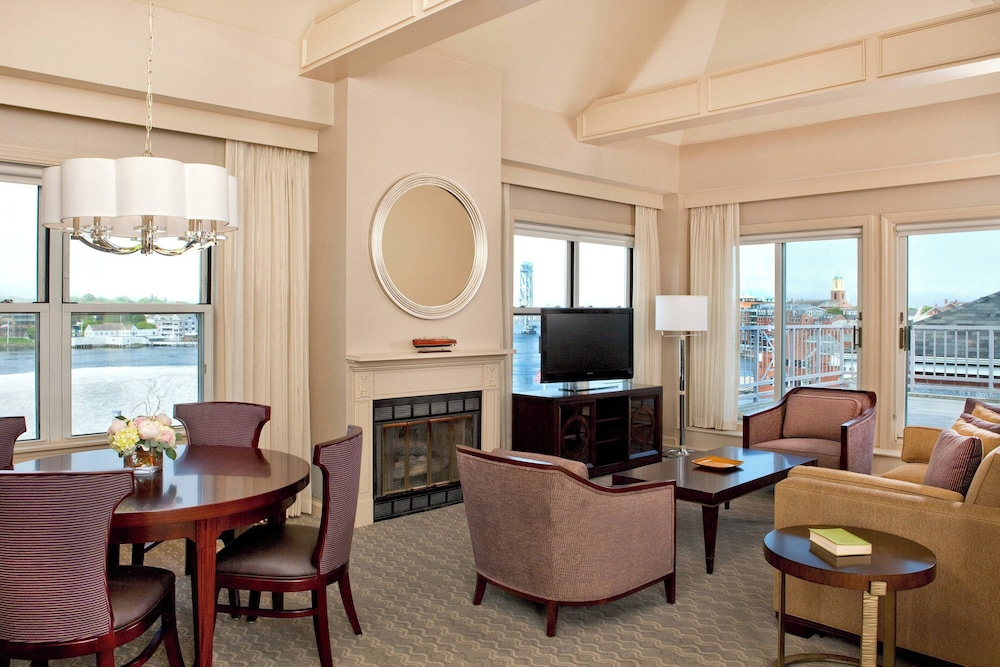 Sheraton Portsmouth Harborside Hotel - photo 20