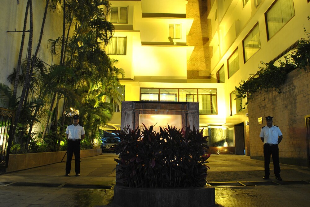 Dynasty Hotel — hotel in Guwahati