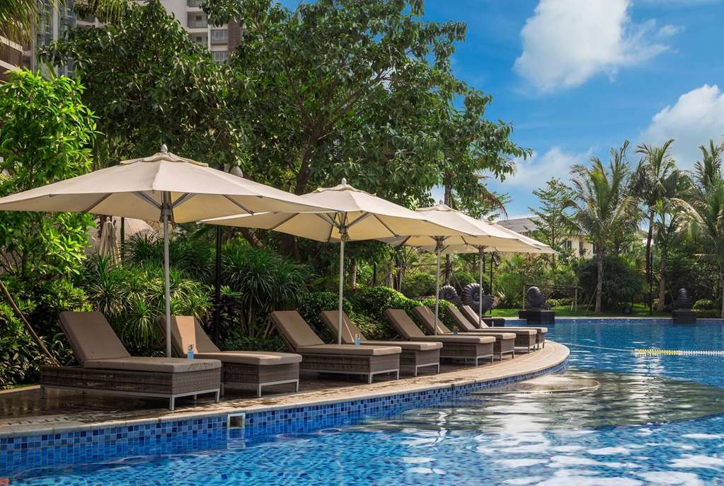 Ramada Plaza by Wyndham Sanya Bay — 5-Star Luxury Hotel in Sanya, People's Republic of China