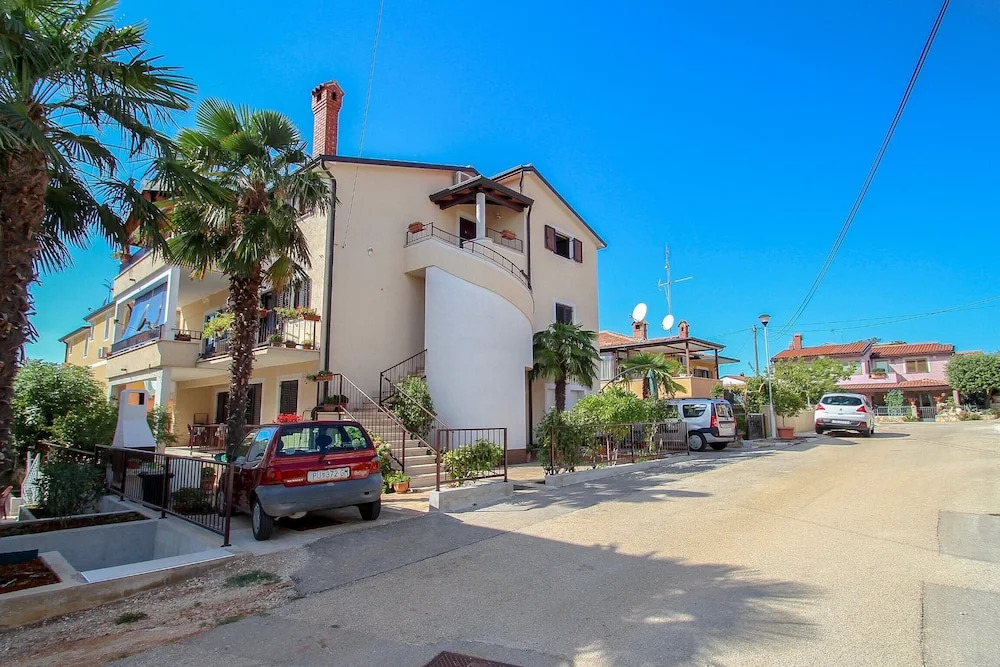 Maja — hotel in Novigrad