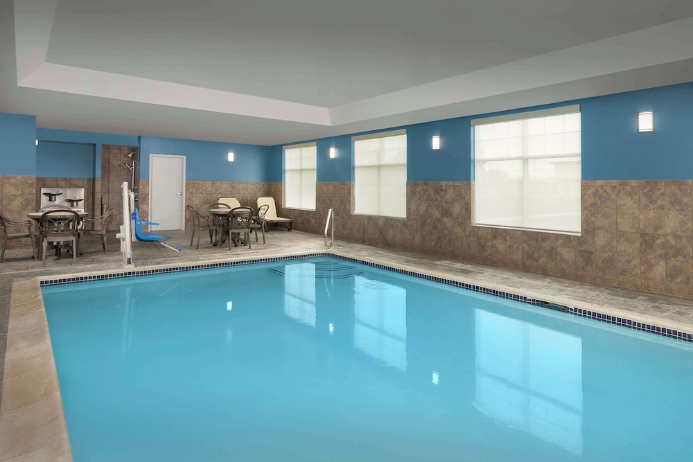 Hampton Inn Augusta - photo 20