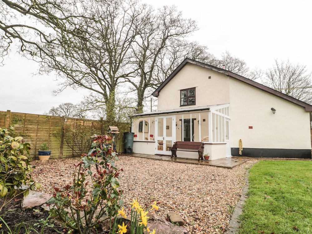 Oak Barn 18454650 — Cullompton