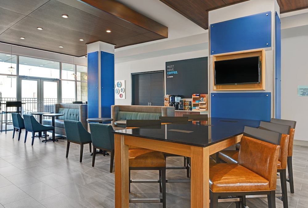 Holiday Inn Express & Suites Houston Memorial City Centre by IHG - photo 50