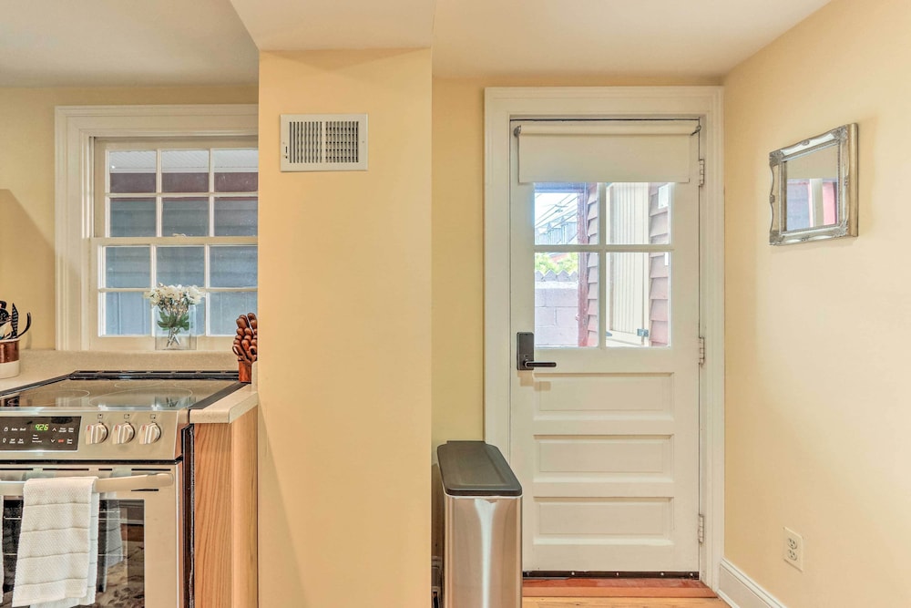 Townhome in Leesburg Historic District - photo 7