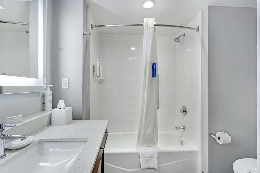 Hampton Inn Houston Pearland - photo 30