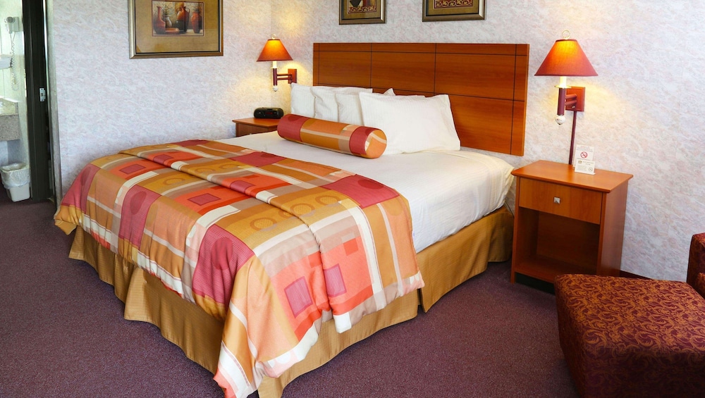 Magnuson Hotel Howell - photo 7