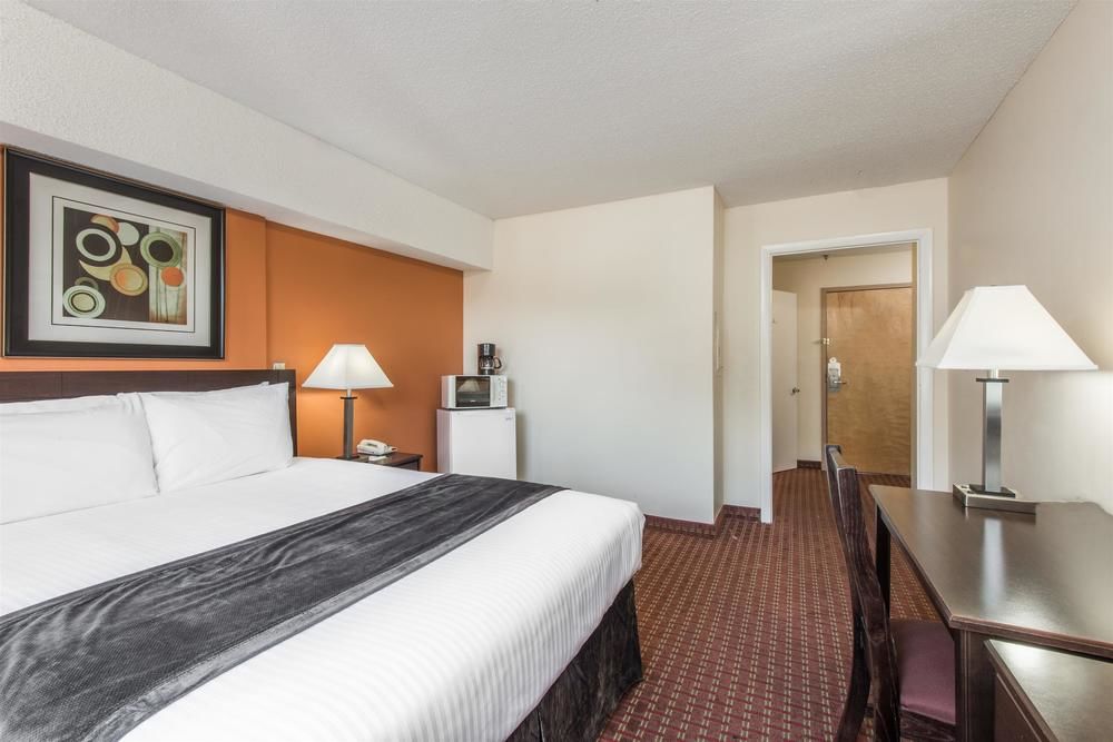 Days Inn and Suites by Wyndham Groton Near the Casinos - photo 8