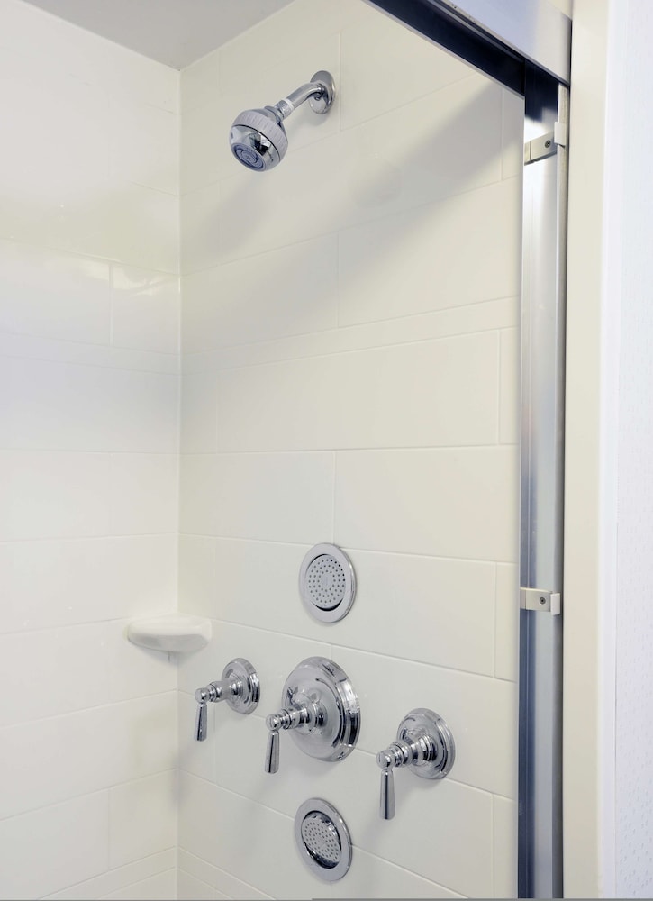 Hampton Inn & Suites Cincinnati Kenwood - photo 24