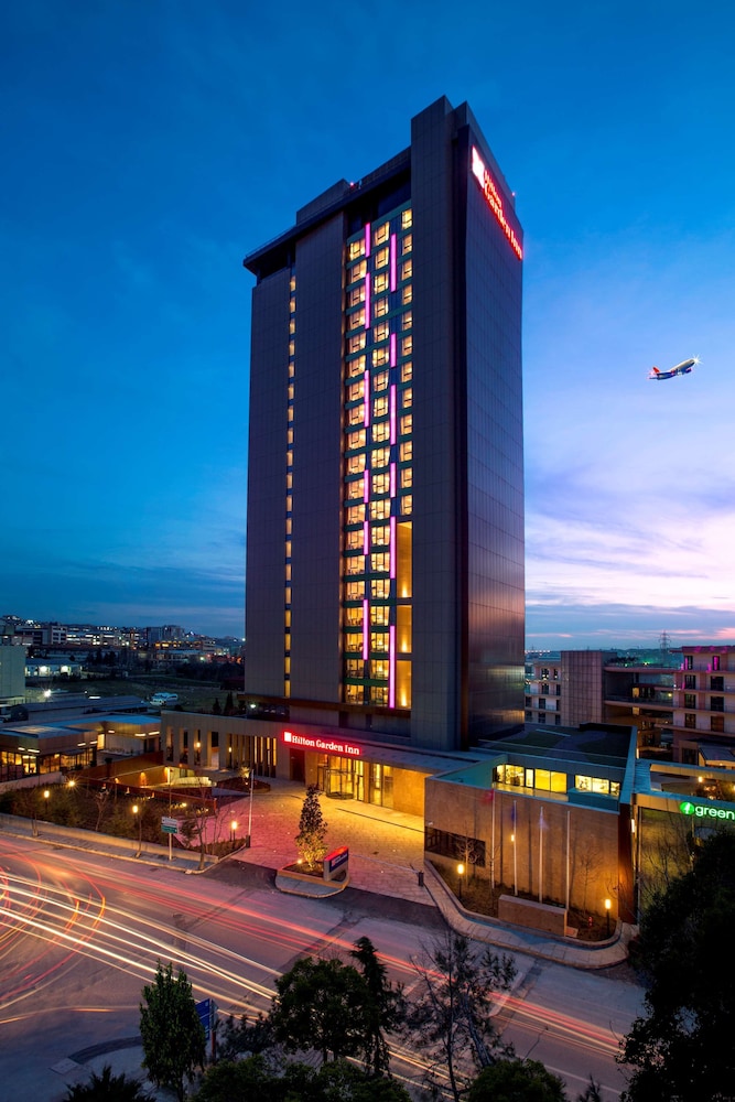 Hilton Garden Inn Istanbul Atatürk Airport — 4-Star Luxury Hotel in Istanbul, Turkey