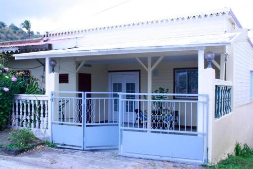Maison cosy en campagne Le Vauclin Jardin clôturé — 4-Star Luxury Hotel in Le Vauclin, Martinique
