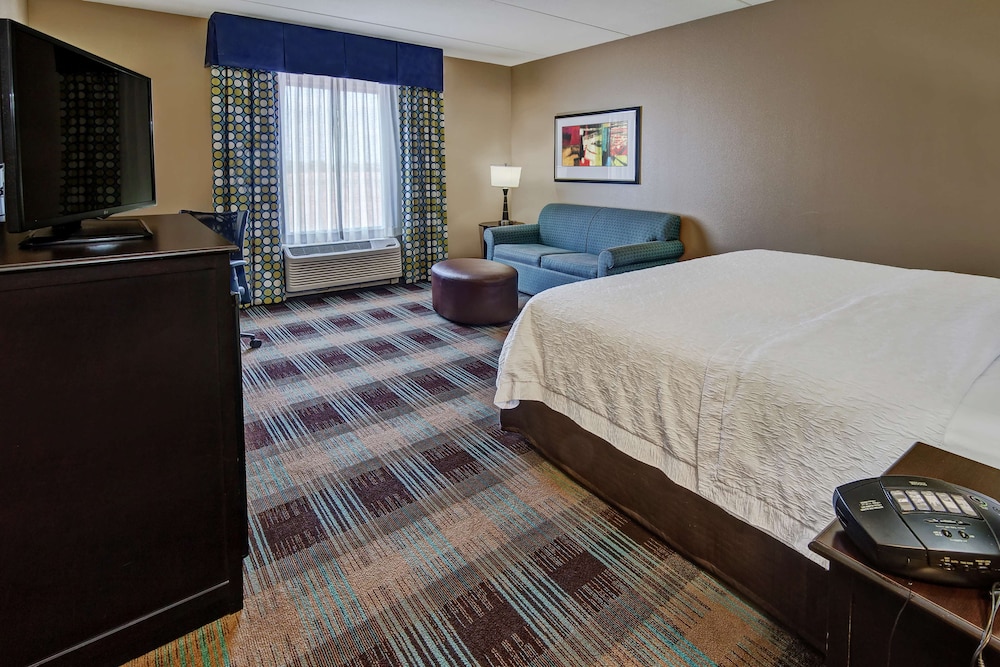 Hampton Inn & Suites Clarksville - photo 24
