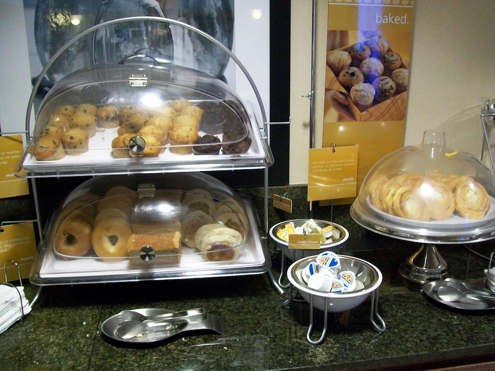 Hampton Inn & Suites Natchez - photo 21