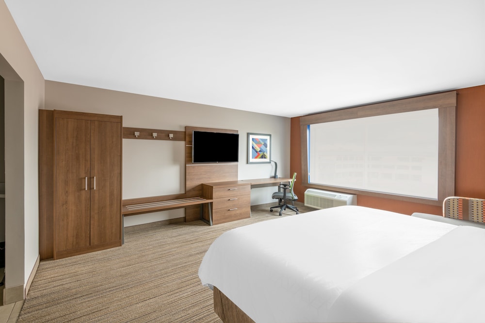 Holiday Inn Express & Suites Phoenix Airport North by IHG - photo 66