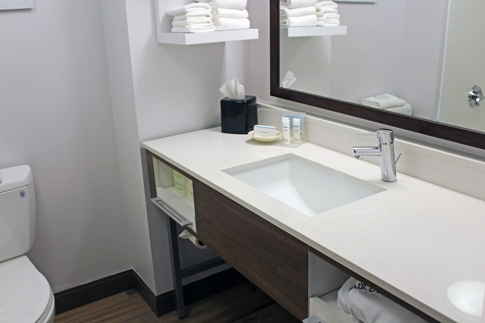 Hampton Inn Fall River Westport - photo 28