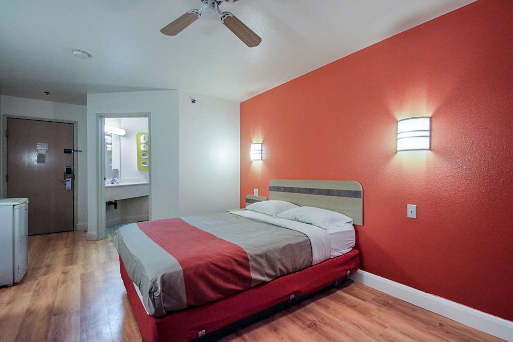 Motel 6 Nephi UT - photo 15