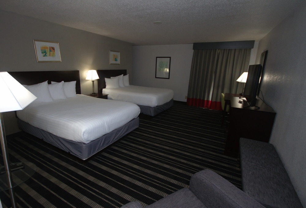 Atrium Hotel and Suites - photo 14