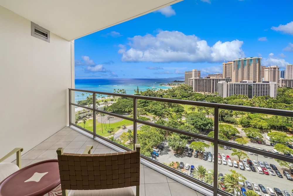 Ka Laʻi Waikiki Beach LXR Hotels & Resorts - photo 81