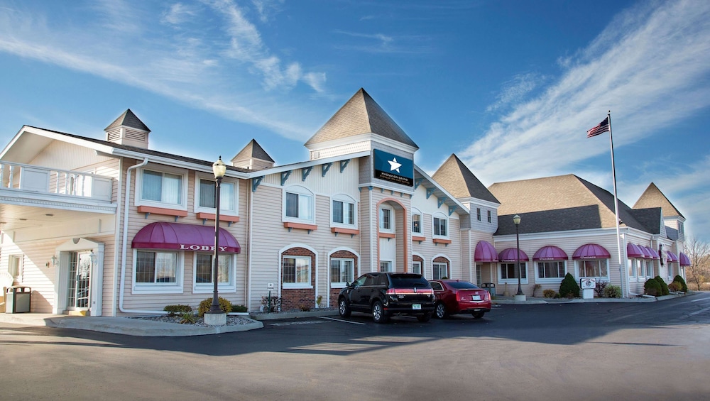 Magnuson Grand Pioneer Inn and Suites — hotel in Escanaba