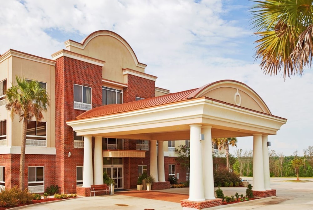 Holiday Inn Express Lucedale by IHG — hotel in Lucedale