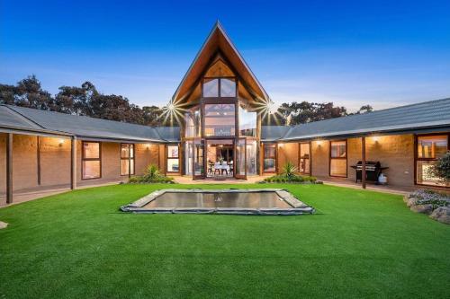 Moon light Retreat - last minute hotel in Whittlesea