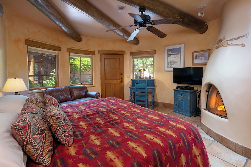 Inn on La Loma Plaza - photo 29
